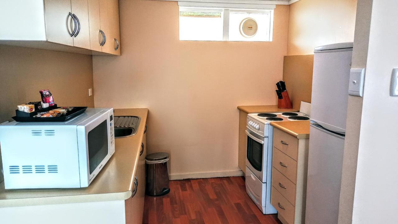 Redhill Cooma Motor Inn Εξωτερικό φωτογραφία