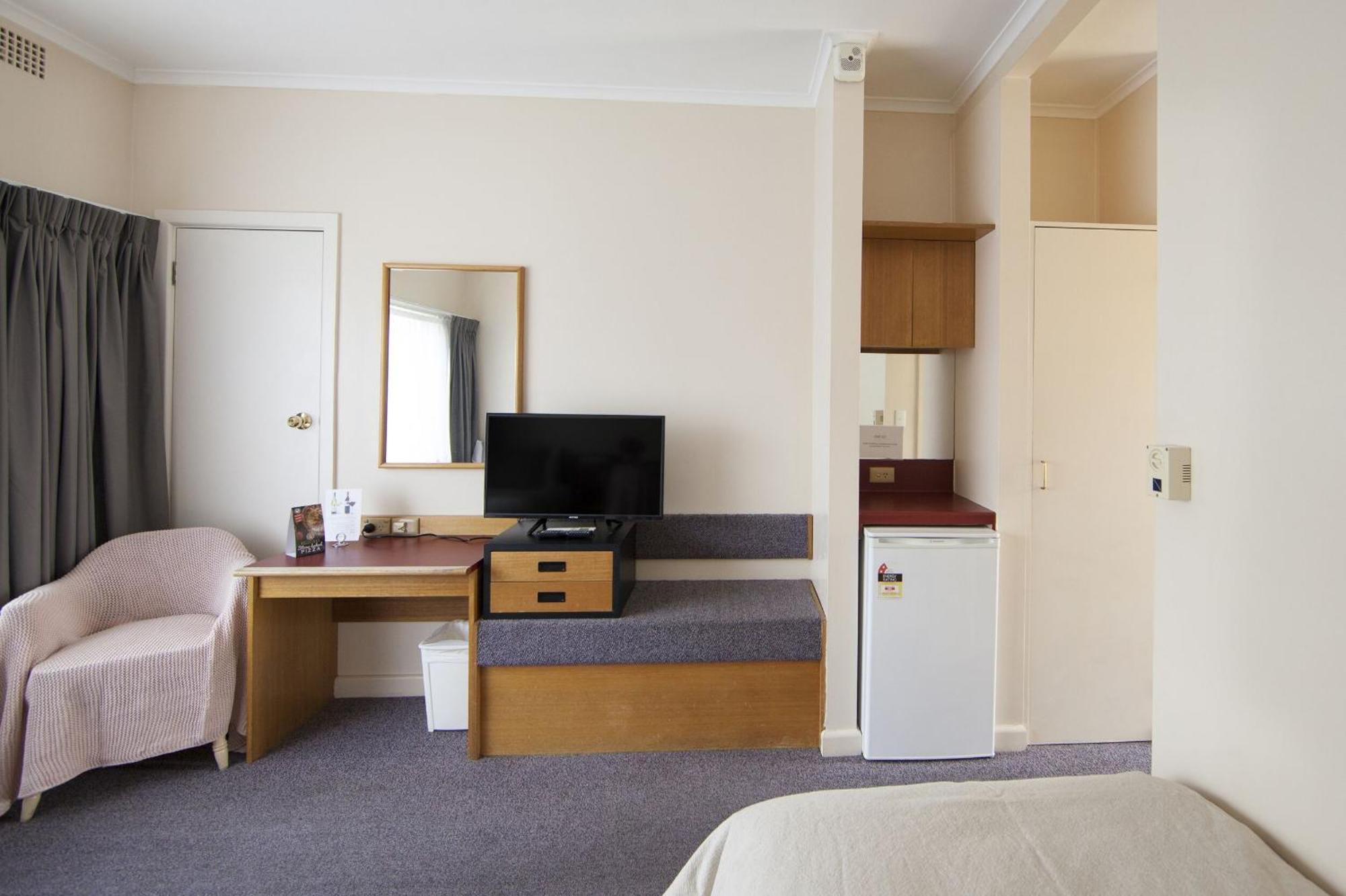 Redhill Cooma Motor Inn Εξωτερικό φωτογραφία