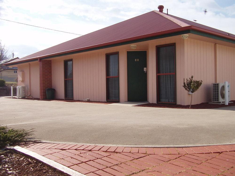 Redhill Cooma Motor Inn Εξωτερικό φωτογραφία