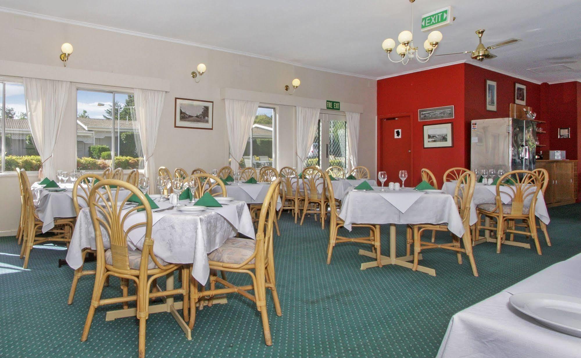 Redhill Cooma Motor Inn Εξωτερικό φωτογραφία