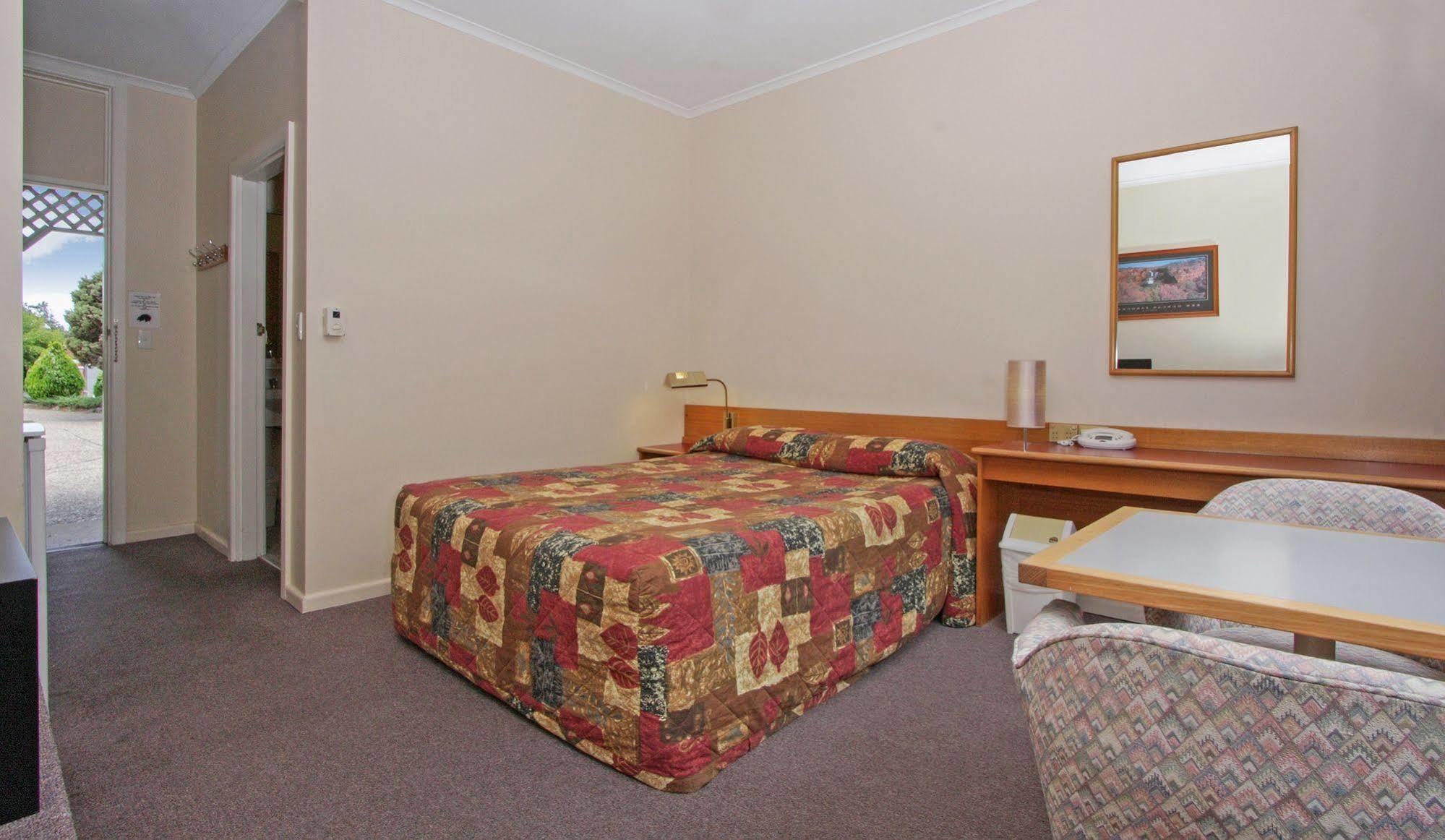 Redhill Cooma Motor Inn Εξωτερικό φωτογραφία