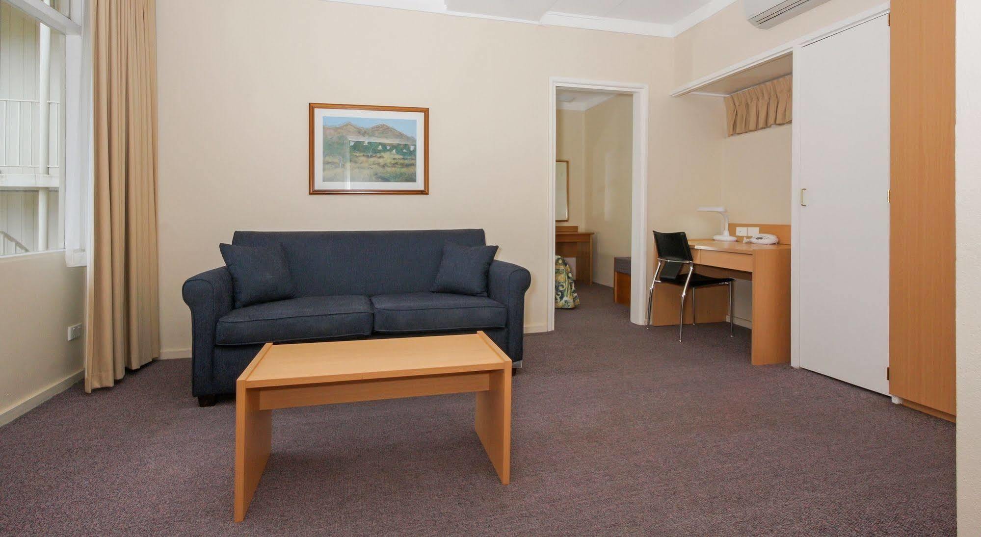 Redhill Cooma Motor Inn Εξωτερικό φωτογραφία