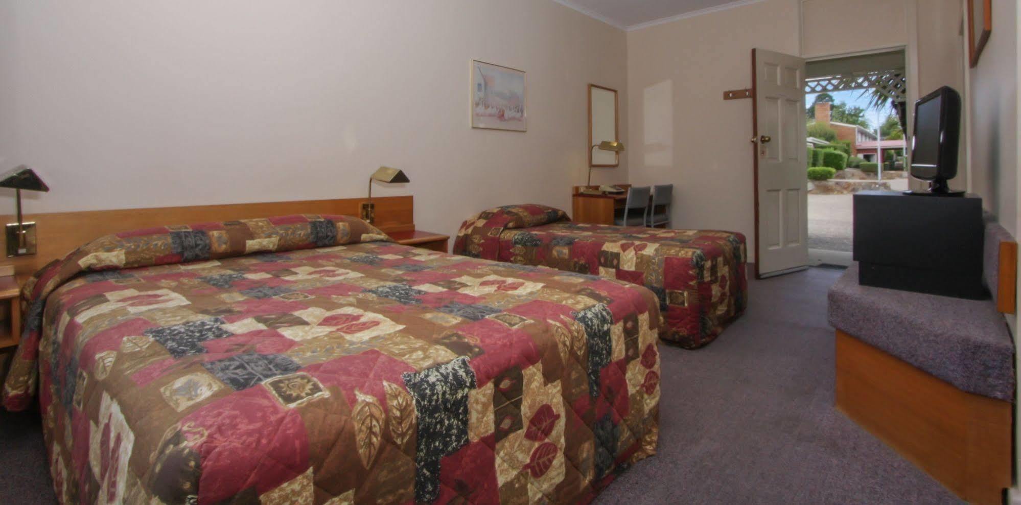 Redhill Cooma Motor Inn Εξωτερικό φωτογραφία