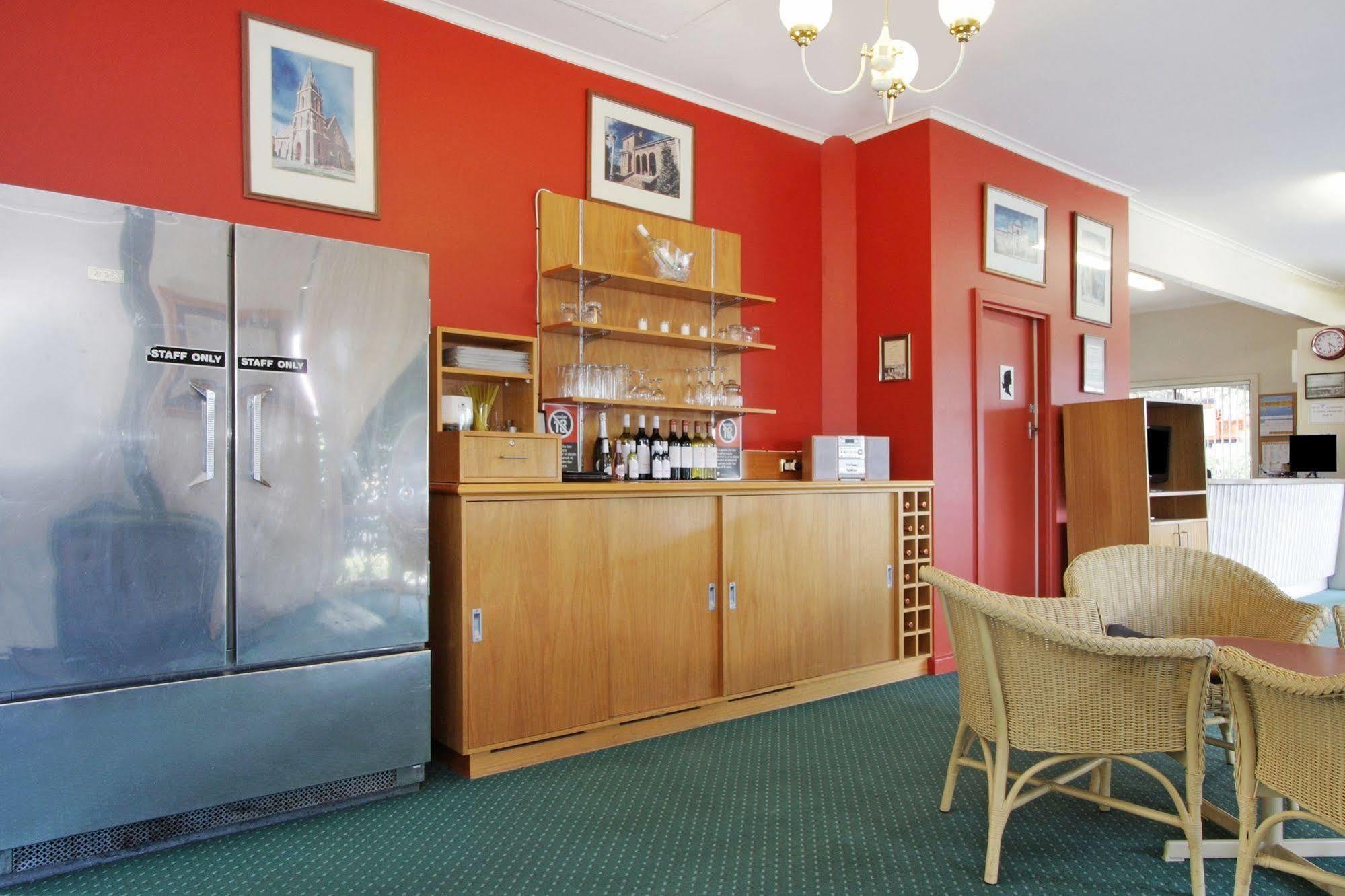 Redhill Cooma Motor Inn Εξωτερικό φωτογραφία