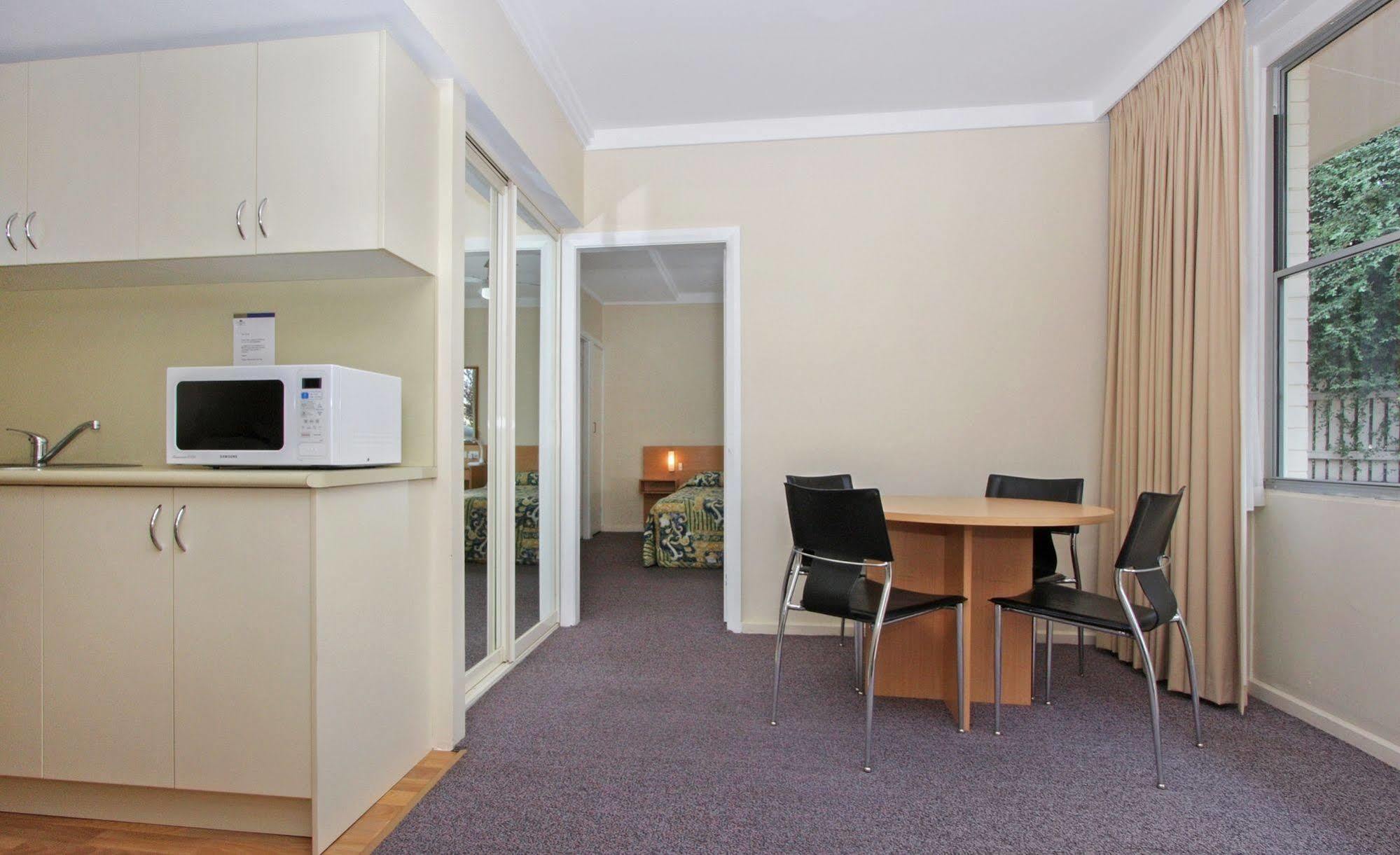 Redhill Cooma Motor Inn Εξωτερικό φωτογραφία