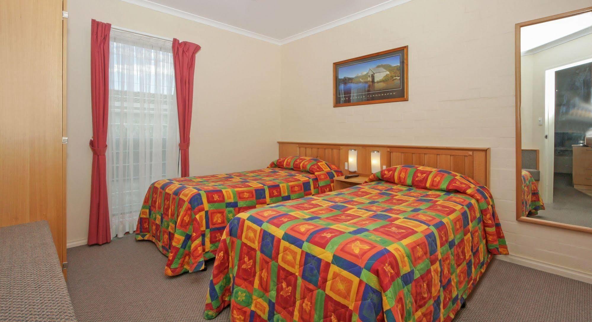 Redhill Cooma Motor Inn Εξωτερικό φωτογραφία