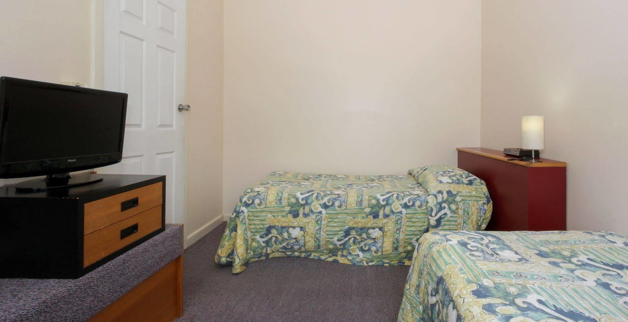 Redhill Cooma Motor Inn Εξωτερικό φωτογραφία