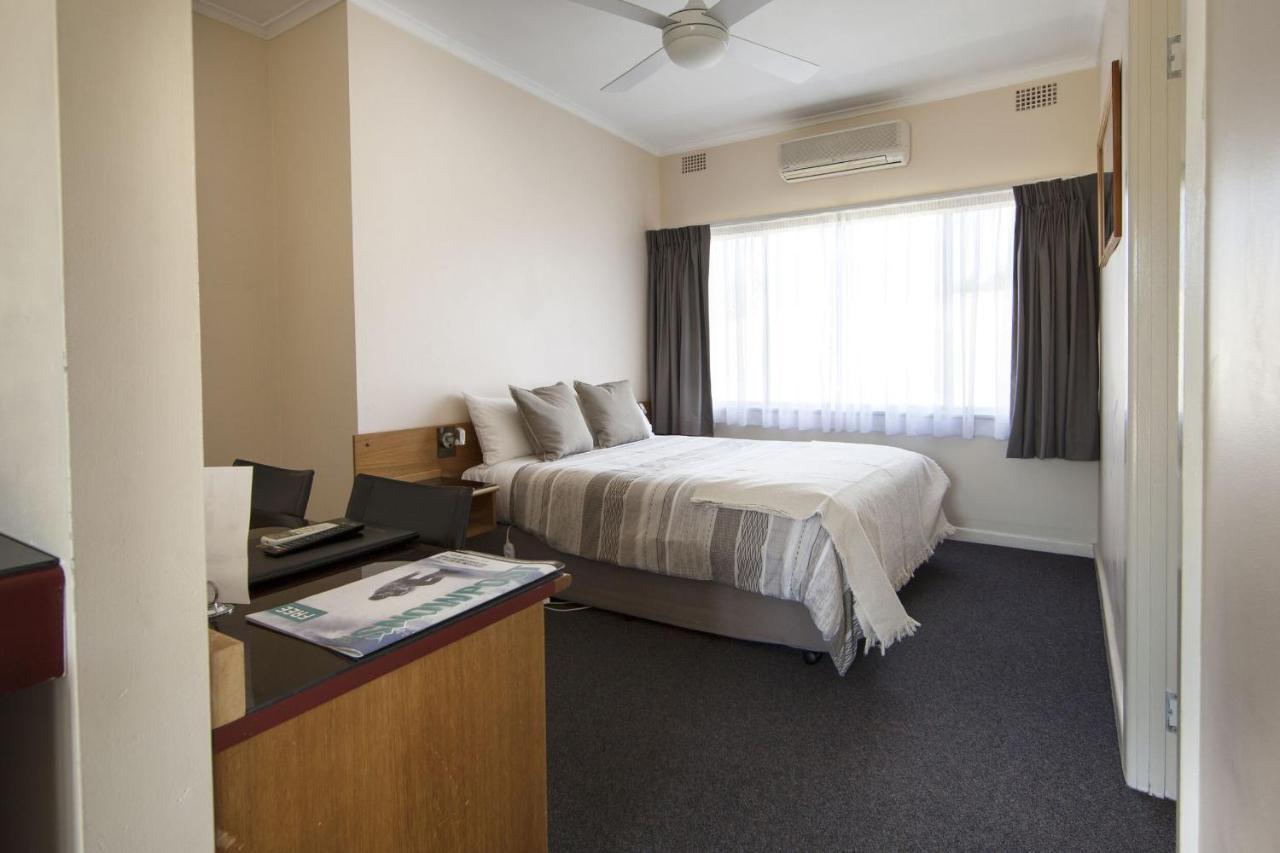 Redhill Cooma Motor Inn Εξωτερικό φωτογραφία