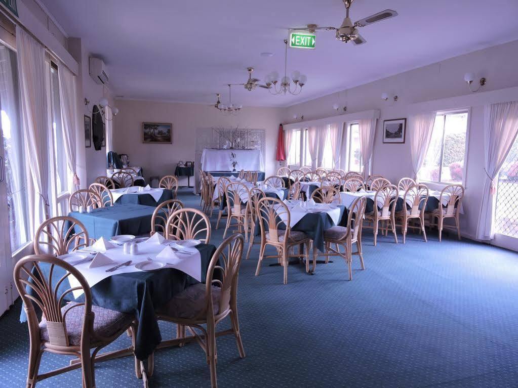 Redhill Cooma Motor Inn Εξωτερικό φωτογραφία